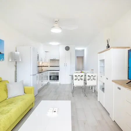 Castle Harbour Heated Pool Views By Lovetenerife Apartment *
