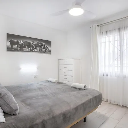 Apartment Castle Harbour Heated Pool Views By Lovetenerife Los Cristianos (Tenerife)
